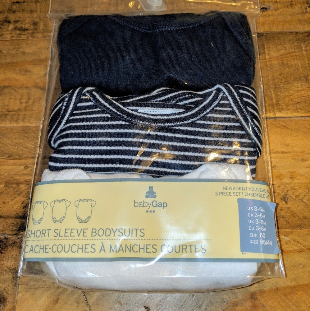 Baby gap bodysuits